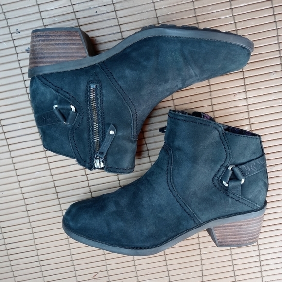 TEVA women's Foxy Bison Black Ankle Zip Heeled Harness Brushed Leather Boots Siz - Picture 6 of 11